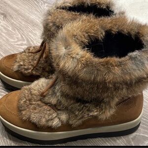 Cougar boots with fur